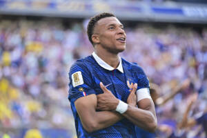 l'attaccante della Francia Kylian Mbappé esulta dopo una rete al Mondiale di calcio 2026