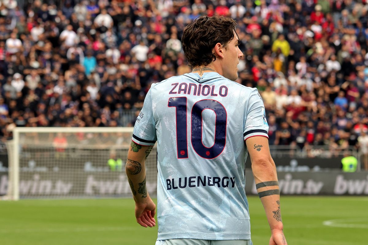 Nicolò Zaniolo gioca con la maglia numero 10 dell'Udinese