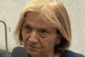 Rita Preda, madre di Chiara Poggi, intervistata dai giornalisti