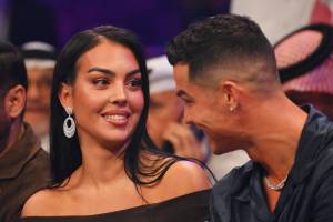 Cristiano Ronaldo e Georgina Rodriguez si guardano in faccia
