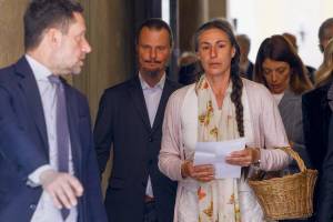 Catherine Birmingham e Nathan Trevallion della famiglia nel bosco