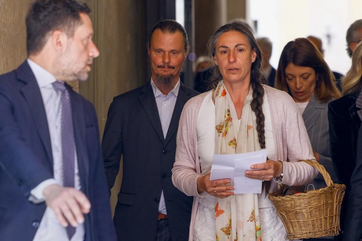 Catherine Birmingham e Nathan Trevallion della famiglia nel bosco