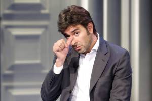 Alessandro Di Battista ospite in tv a Porta a Porta su Rai 1