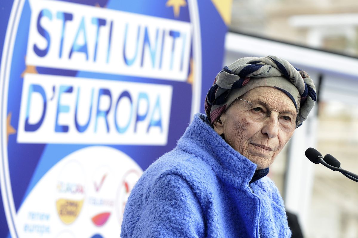 Emma Bonino con gli occhiali all'evento Stati Uniti d'Europa