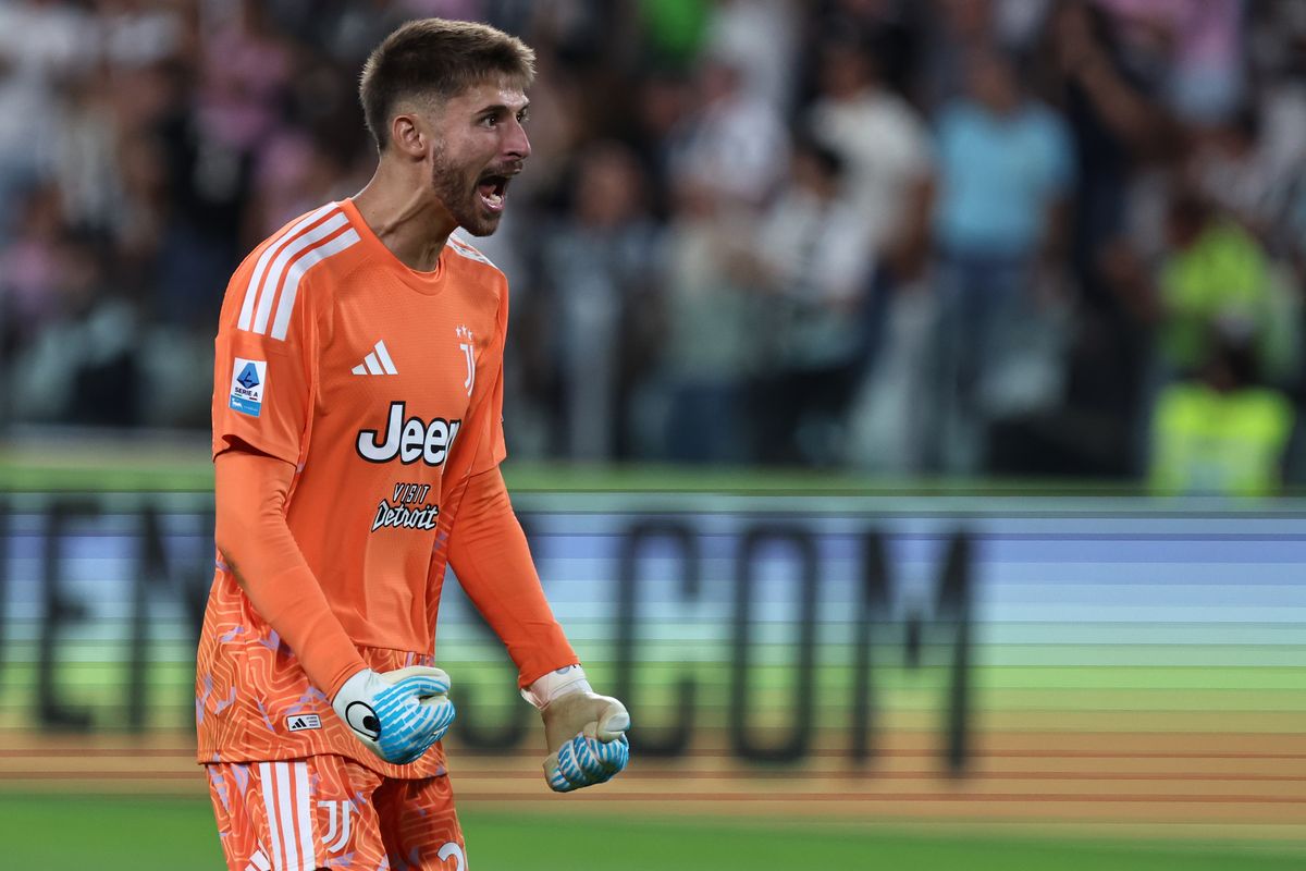 il portiere della Juventus Guglielmo Vicario esulta durante la partita contro il Parma