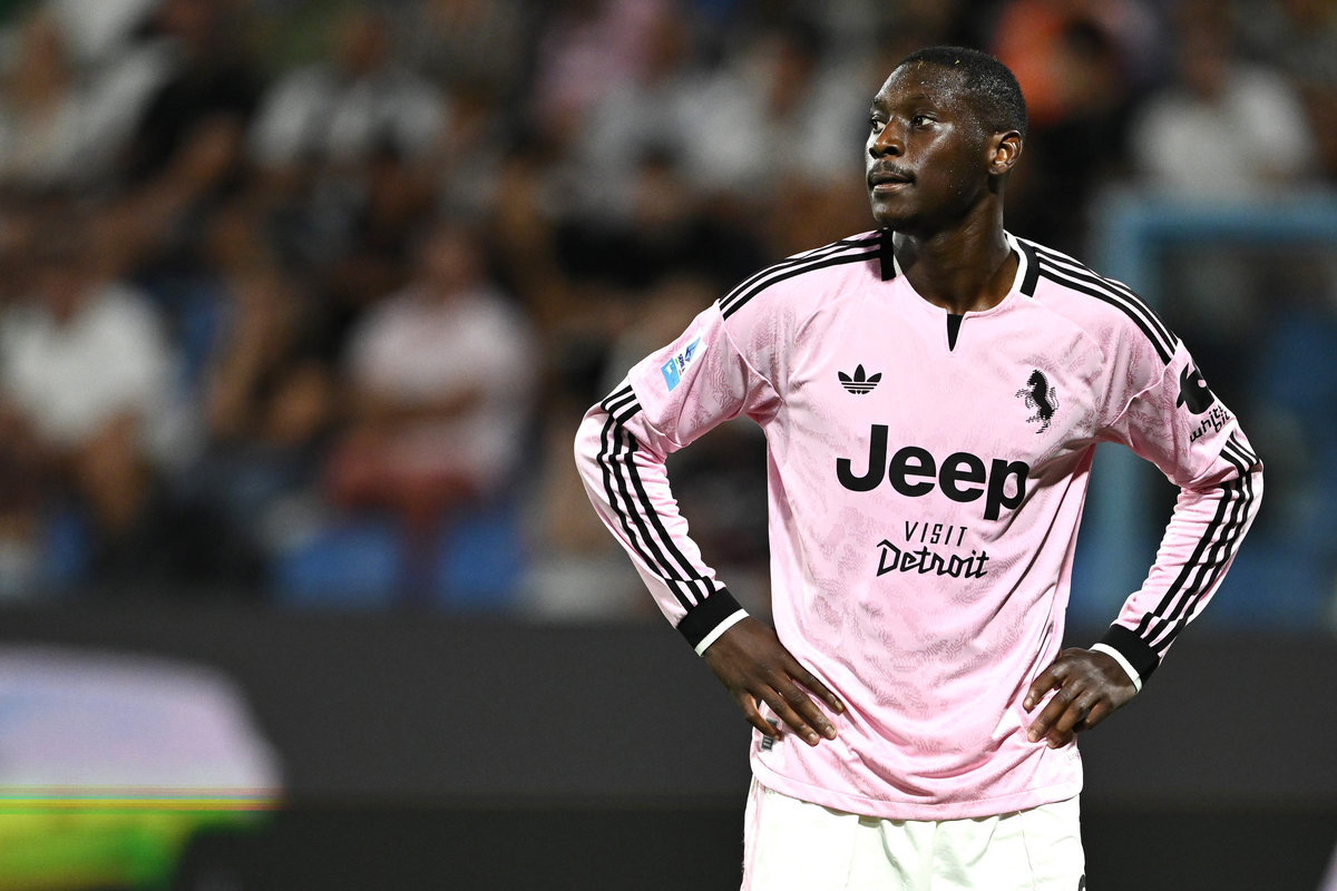 l'attaccante della Juventus Kolo Muani contro il Sassuolo