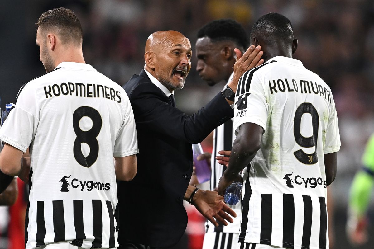 Luciano Spalletti incoraggia l'attaccante della Juventus Kolo Muani