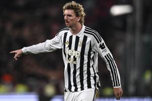 l'attaccante della Juventus Nick Woltemade contro il Milan