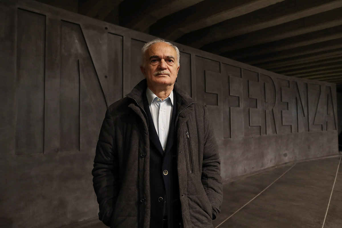 Sandro Mazzola con una giacca e un cappotto