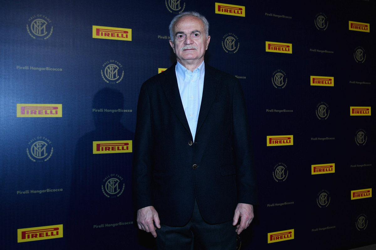 Sandro Mazzola ad un evento dell'Inter in giacca e camicia
