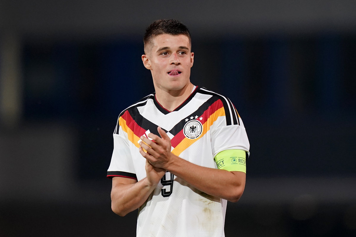 l'attaccante Nicolò Tresoldi con la maglia della Germania U21